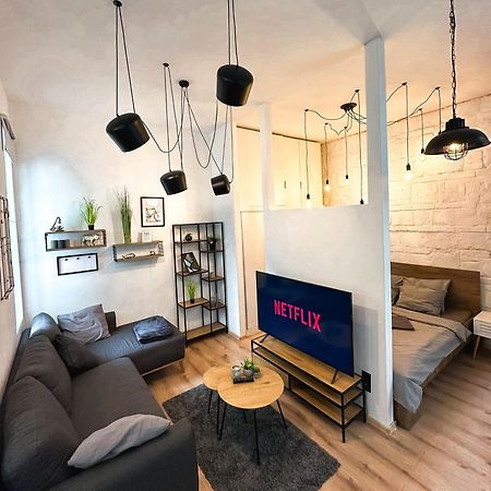 Urban Studio With Private Garden Near Andrassy 부다페스트 외부 사진