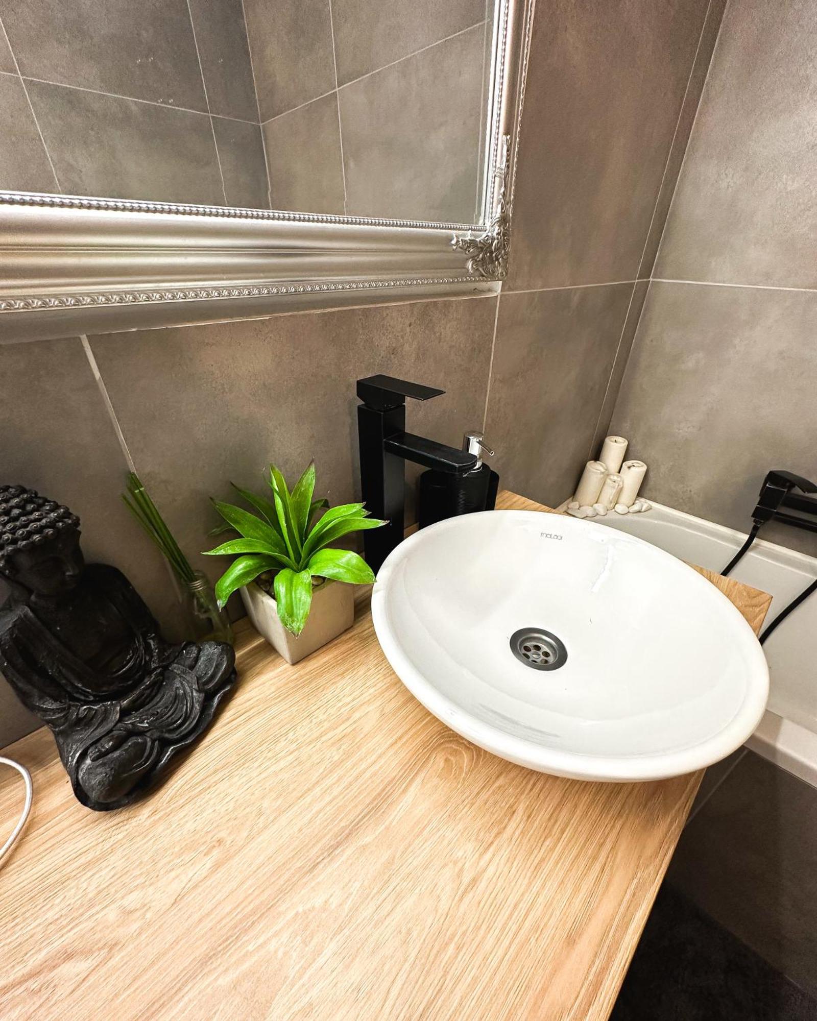 Urban Studio With Private Garden Near Andrassy 부다페스트 외부 사진