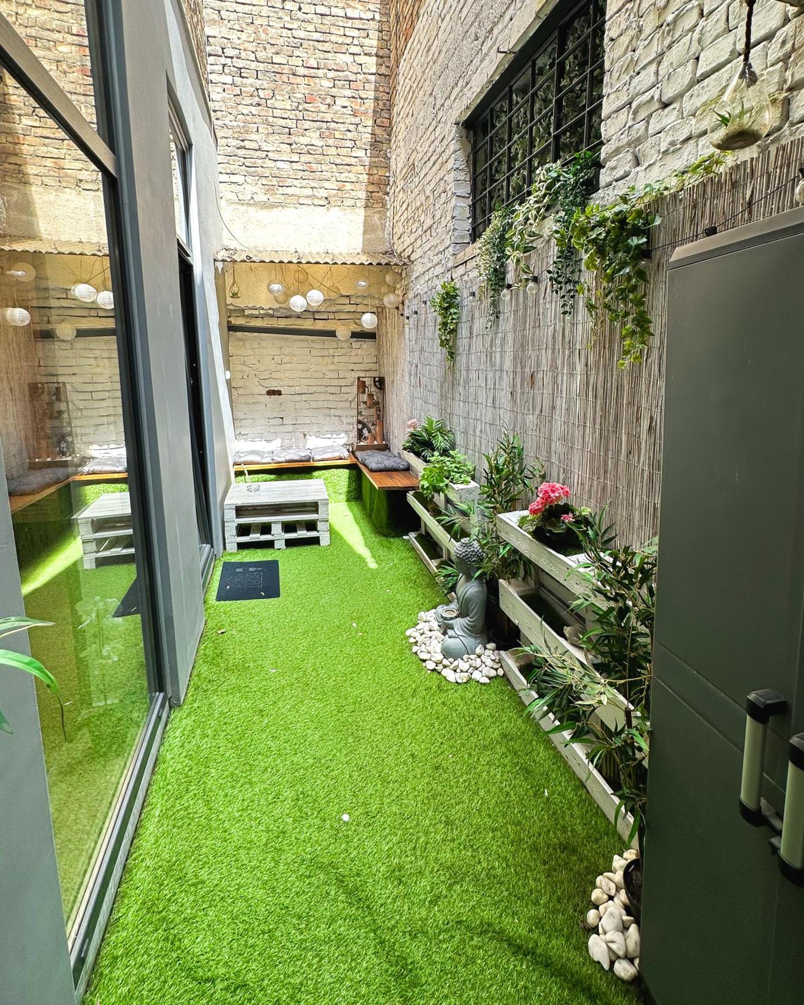 Urban Studio With Private Garden Near Andrassy 부다페스트 외부 사진